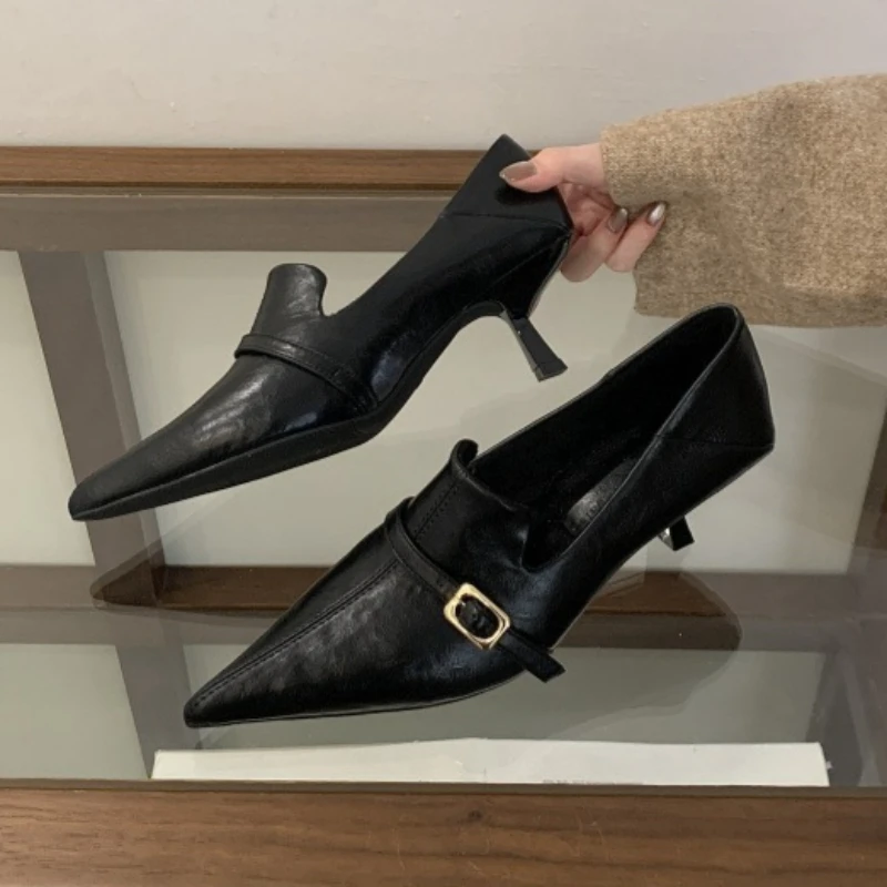 Elegant Kitten Heel Women Pump - Formal Belt Leather Thin recensie en prijs
