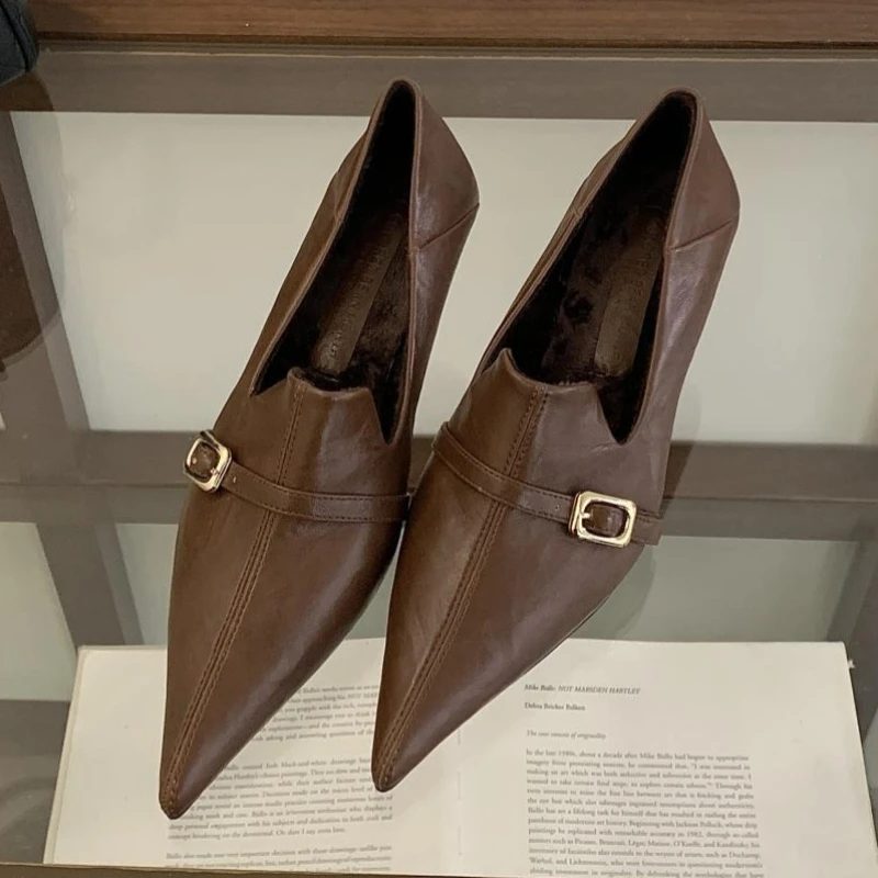 Elegant Kitten Heel Women Pump - Formal Belt Leather Thin recensie en prijs